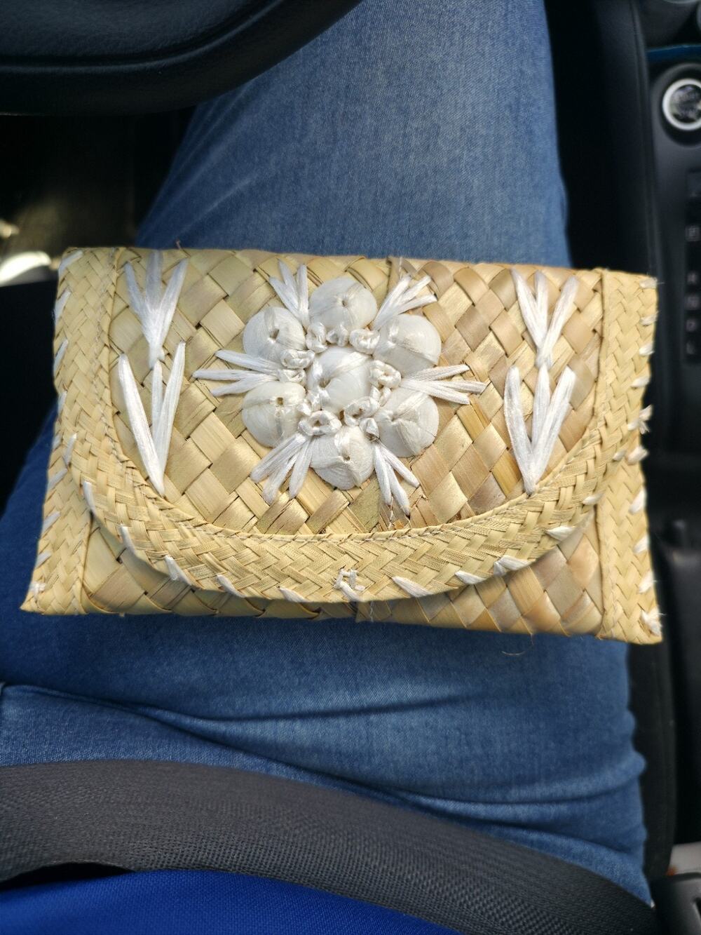 Vintage Straw Wicker Tan Clutch Handbag w/ Shells Boho 1970s Retro Accessories